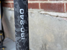 Load image into Gallery viewer, Severne Alu Race Boom - 190-240 cm 29mm Tapered Grip
